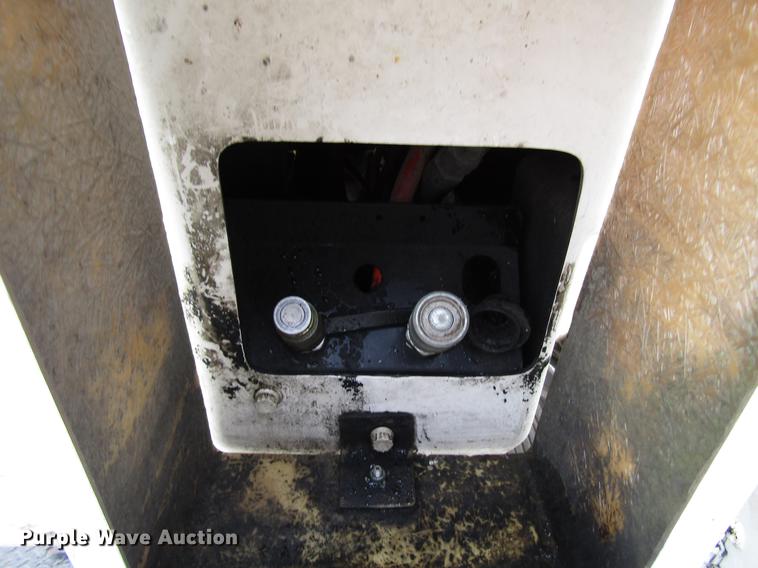 image for item FJ9686 2010 Freightliner Business Class M2 bucket truck