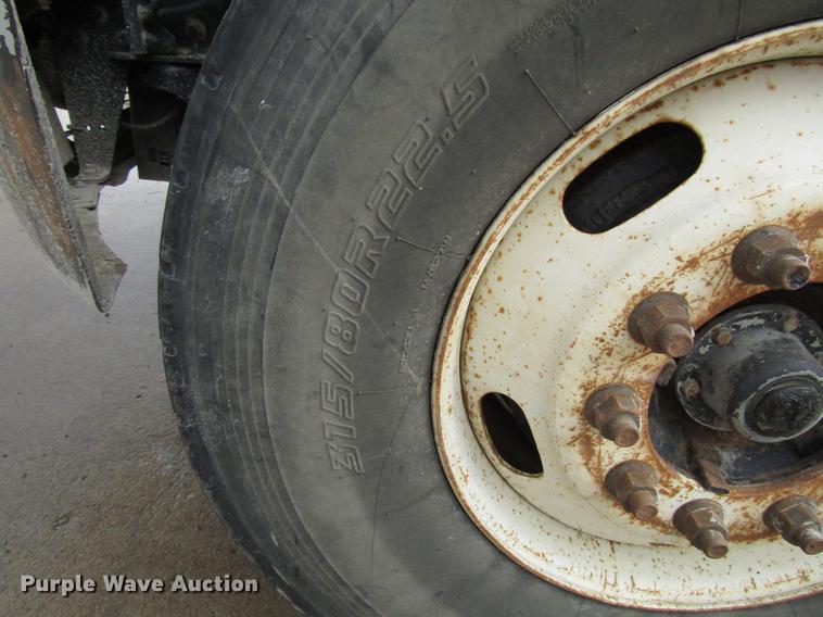 image for item FJ9686 2010 Freightliner Business Class M2 bucket truck