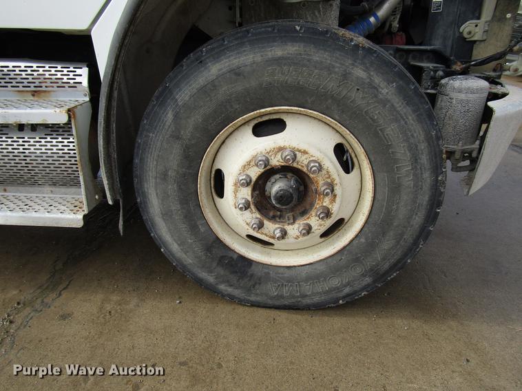 image for item FJ9686 2010 Freightliner Business Class M2 bucket truck