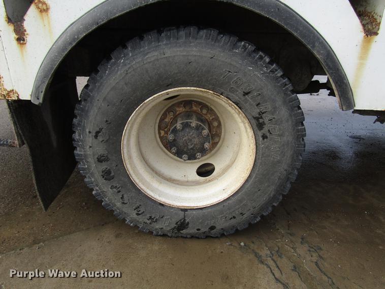 image for item FJ9686 2010 Freightliner Business Class M2 bucket truck