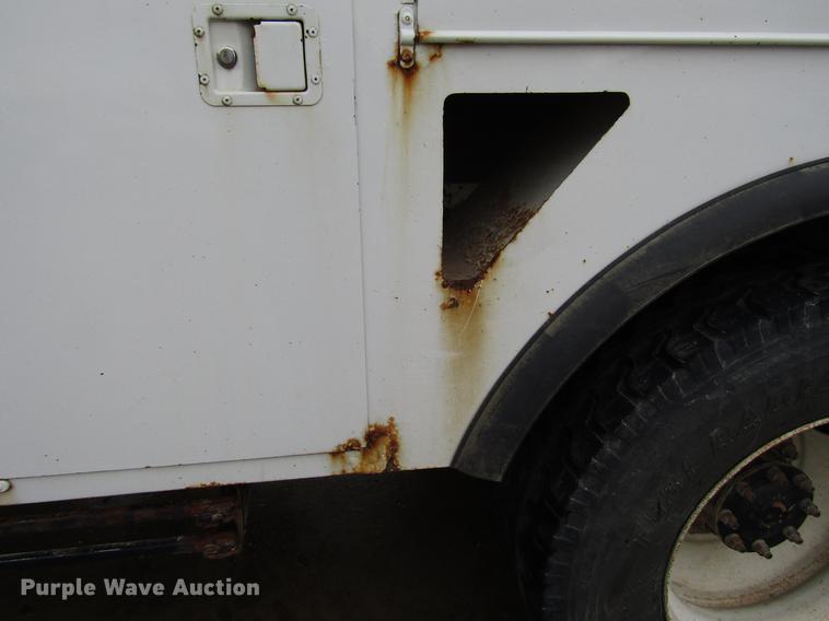 image for item FJ9686 2010 Freightliner Business Class M2 bucket truck