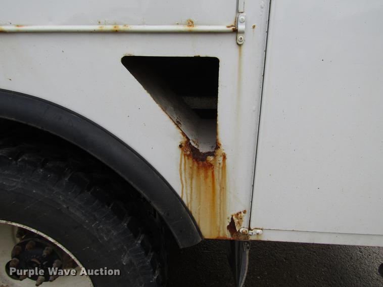 image for item FJ9686 2010 Freightliner Business Class M2 bucket truck