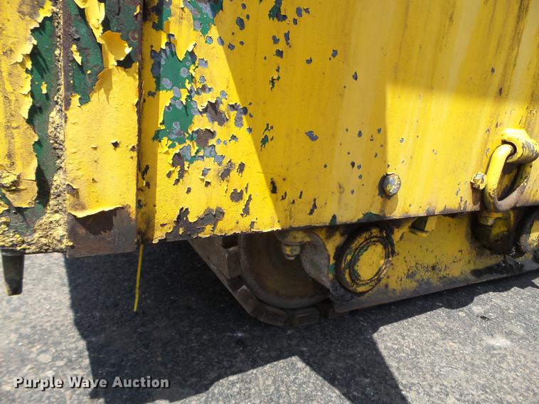 image for item FM9354 1994 Neal 5500 paver