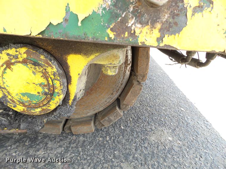 image for item FM9354 1994 Neal 5500 paver