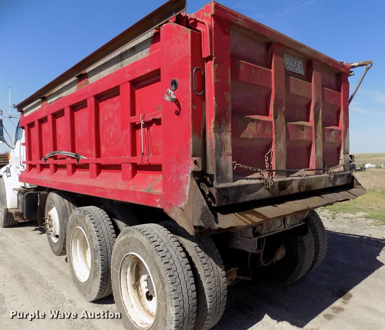 image for item FN9505 2000 Sterling A-Line dump truck