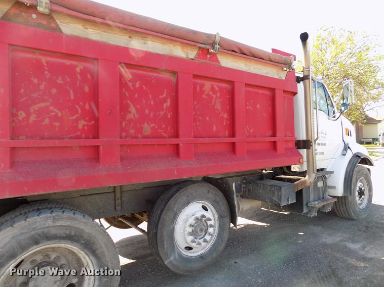 image for item FN9505 2000 Sterling A-Line dump truck