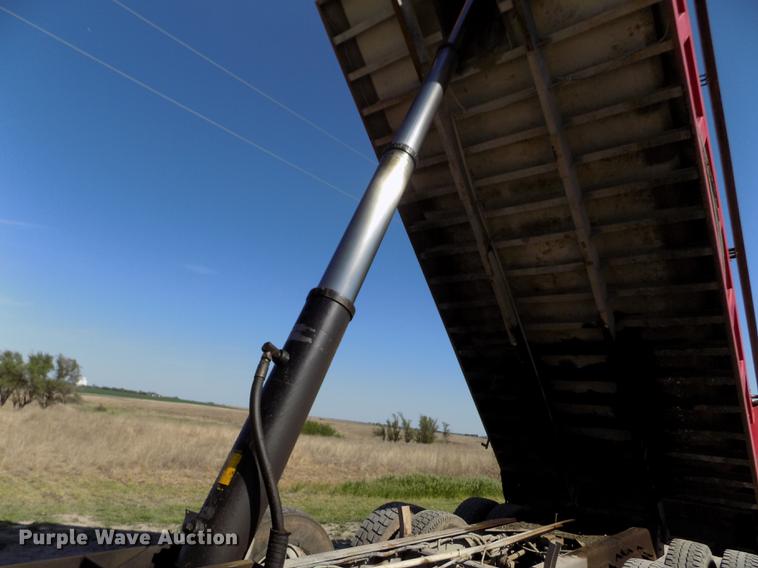 image for item FN9505 2000 Sterling A-Line dump truck