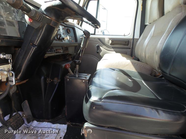 image for item FS9529 1998 International 4900 dump truck