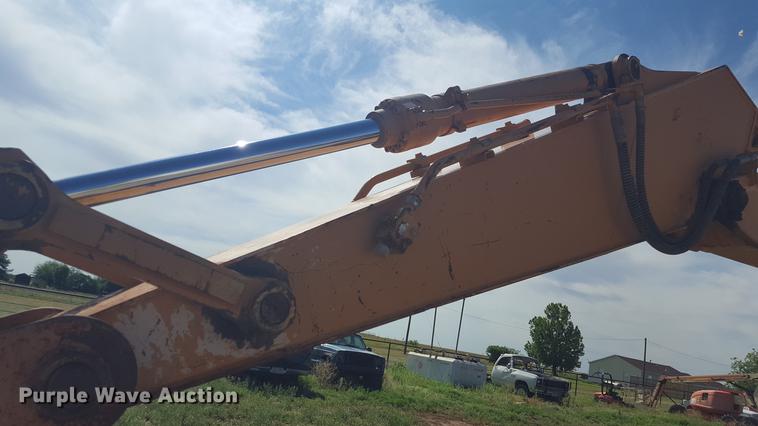 image for item FS9551 2005 Case CX210 excavator