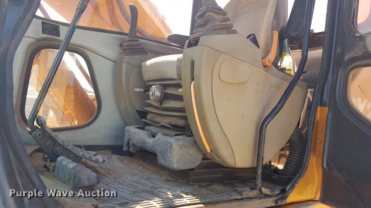 image for item FS9551 2005 Case CX210 excavator