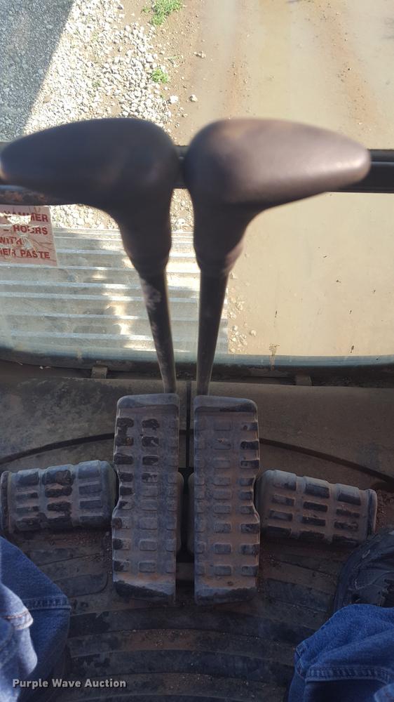 image for item FS9551 2005 Case CX210 excavator