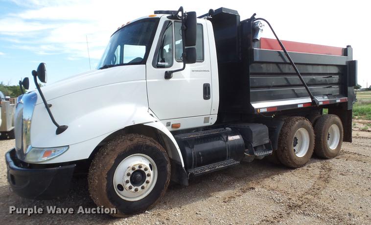 image for item FS9556 2006 International 8600 dump truck