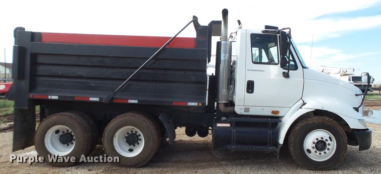 image for item FS9556 2006 International 8600 dump truck