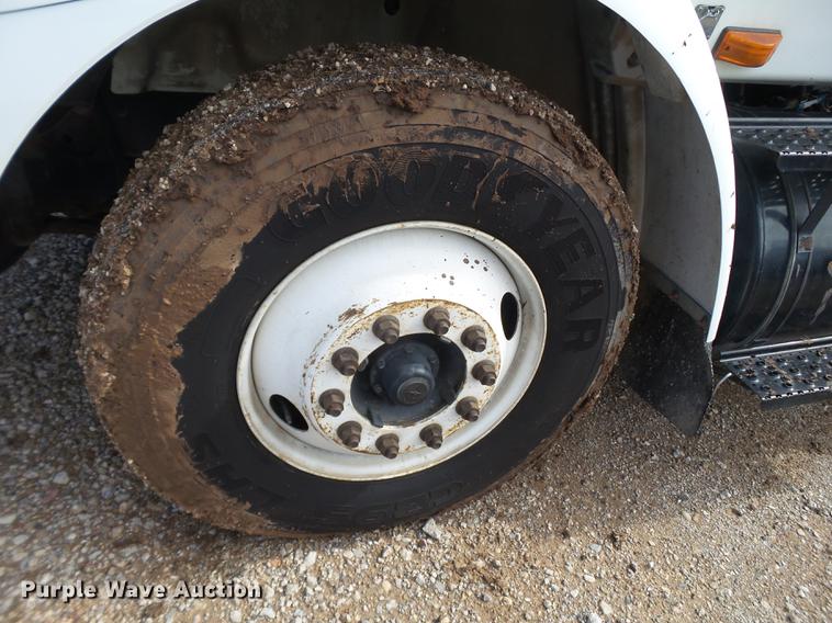 image for item FS9556 2006 International 8600 dump truck