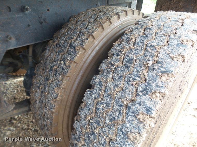 image for item FS9556 2006 International 8600 dump truck