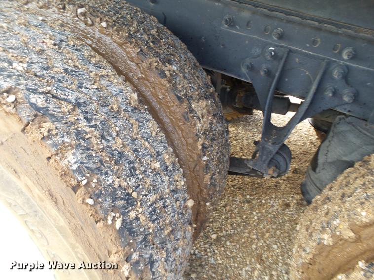 image for item FS9556 2006 International 8600 dump truck