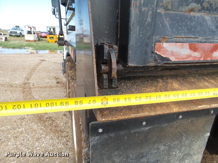 image for item FS9556 2006 International 8600 dump truck