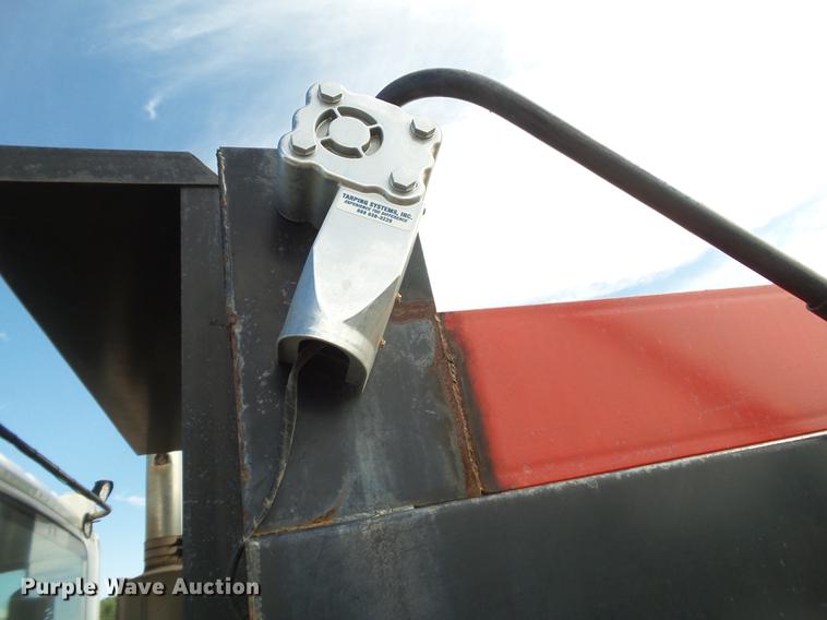 image for item FS9556 2006 International 8600 dump truck