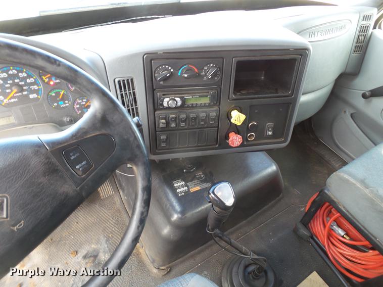 image for item FS9556 2006 International 8600 dump truck