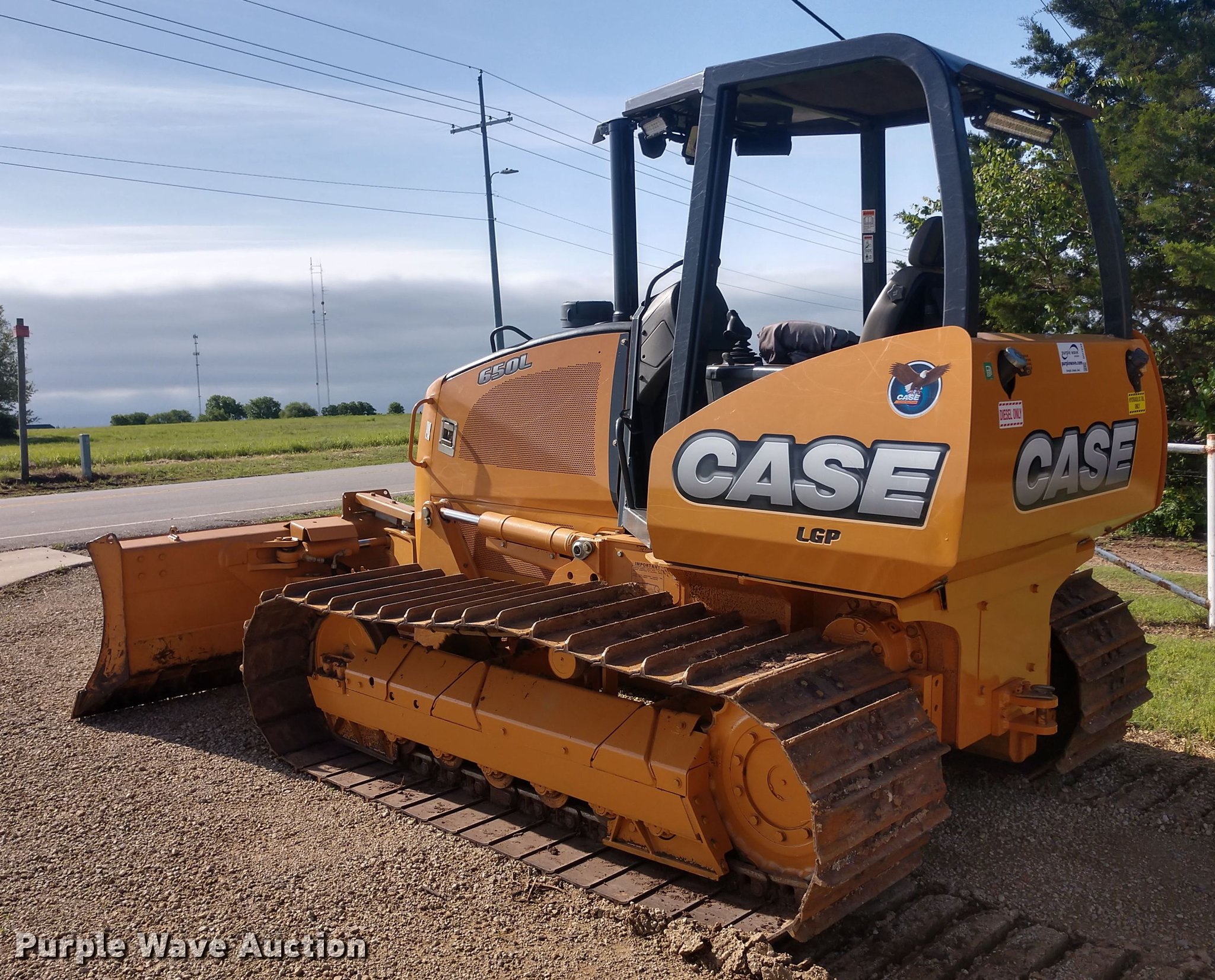 2014-case-650l-lgp-dozer-in-ponca-city-ok-item-dd7039-sold-purple-wave