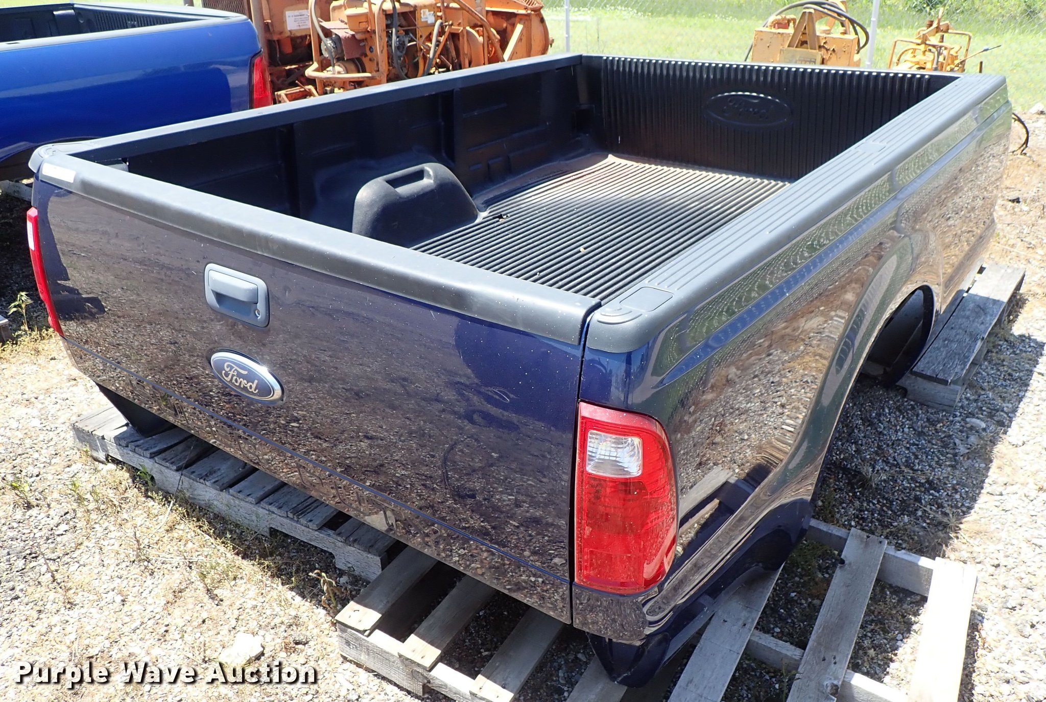 Ford pickup truck bed in Wichita, KS Item FH9857 sold Purple Wave