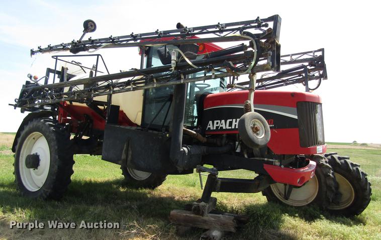 image for item DB4946 2008 Apache AS1010 sprayer