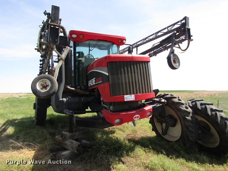 image for item DB4946 2008 Apache AS1010 sprayer