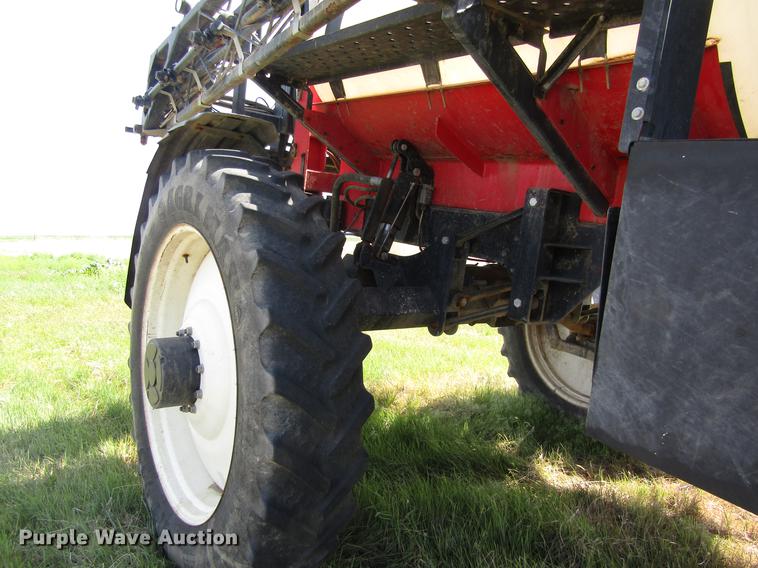 image for item DB4946 2008 Apache AS1010 sprayer