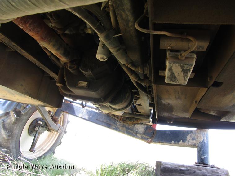 image for item DB4946 2008 Apache AS1010 sprayer