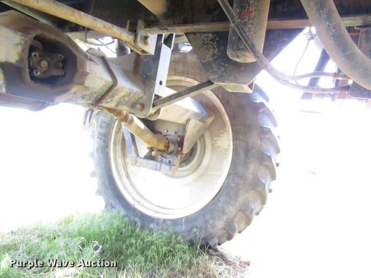 image for item DB4946 2008 Apache AS1010 sprayer