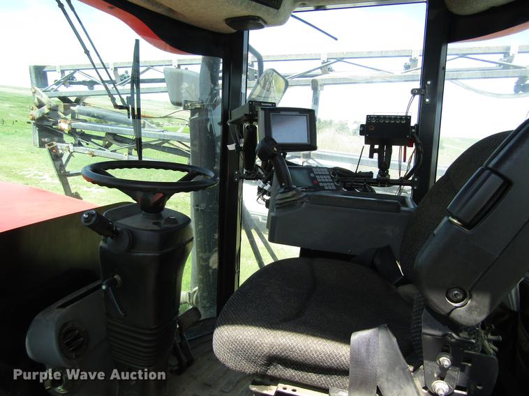 image for item DB4946 2008 Apache AS1010 sprayer