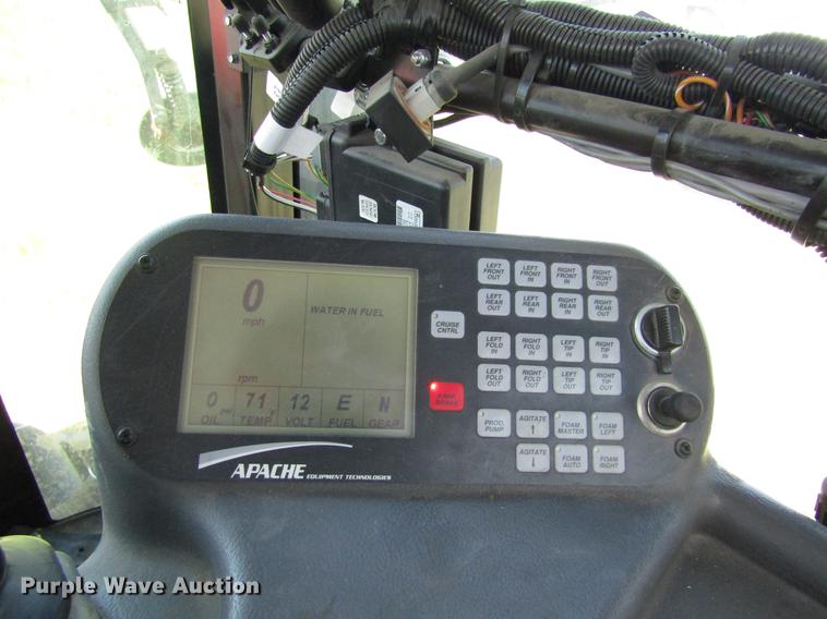 image for item DB4946 2008 Apache AS1010 sprayer