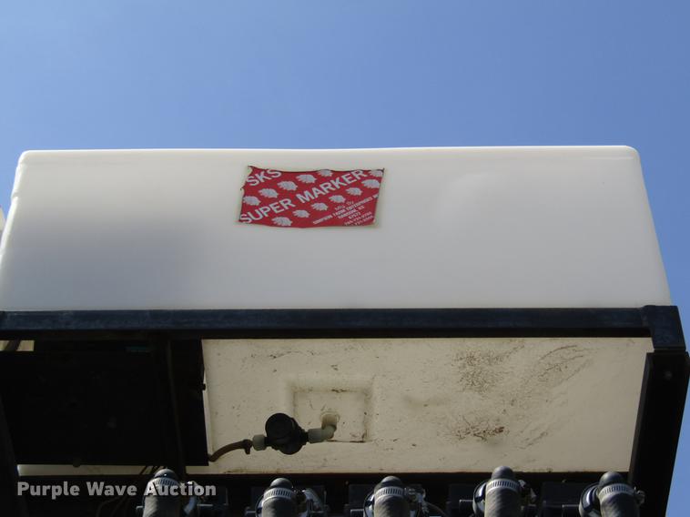 image for item DB4946 2008 Apache AS1010 sprayer