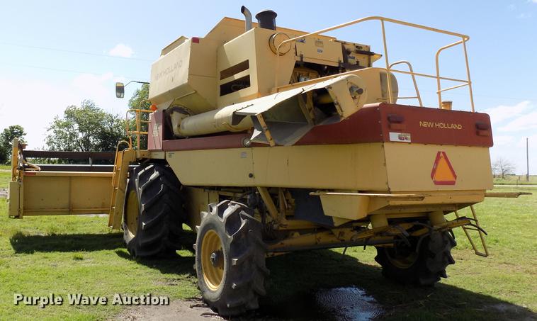 image for item DB9653 1988 New Holland TR96 RWA combine