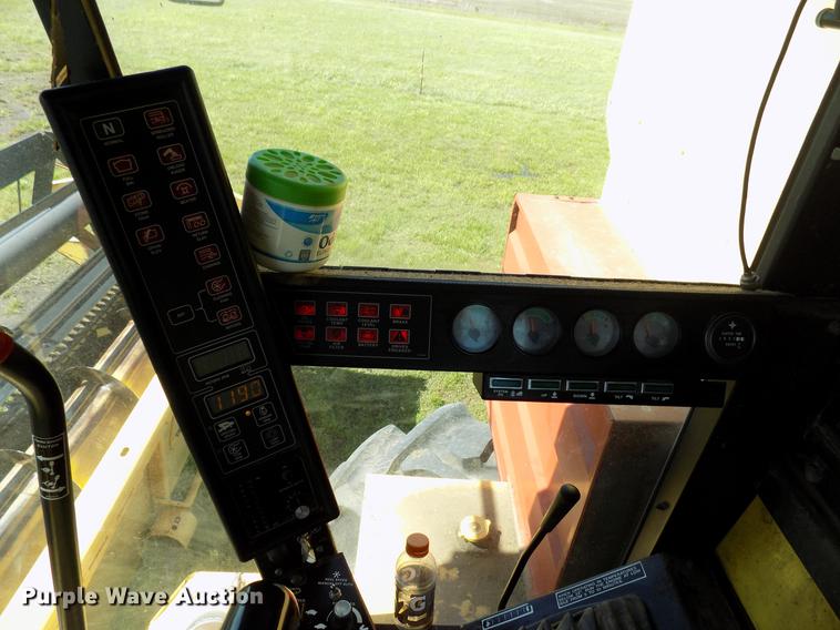 image for item DB9653 1988 New Holland TR96 RWA combine