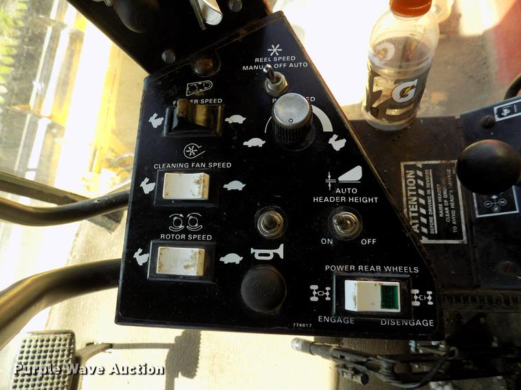 image for item DB9653 1988 New Holland TR96 RWA combine