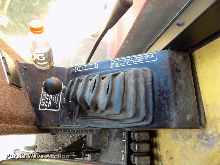 image for item DB9653 1988 New Holland TR96 RWA combine