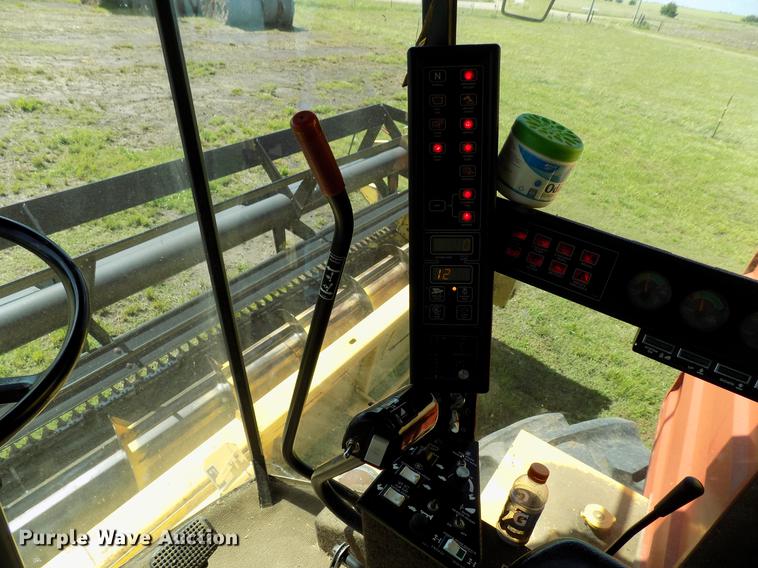 image for item DB9653 1988 New Holland TR96 RWA combine