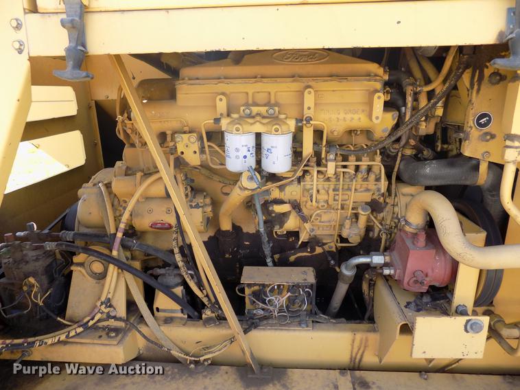 image for item DB9653 1988 New Holland TR96 RWA combine