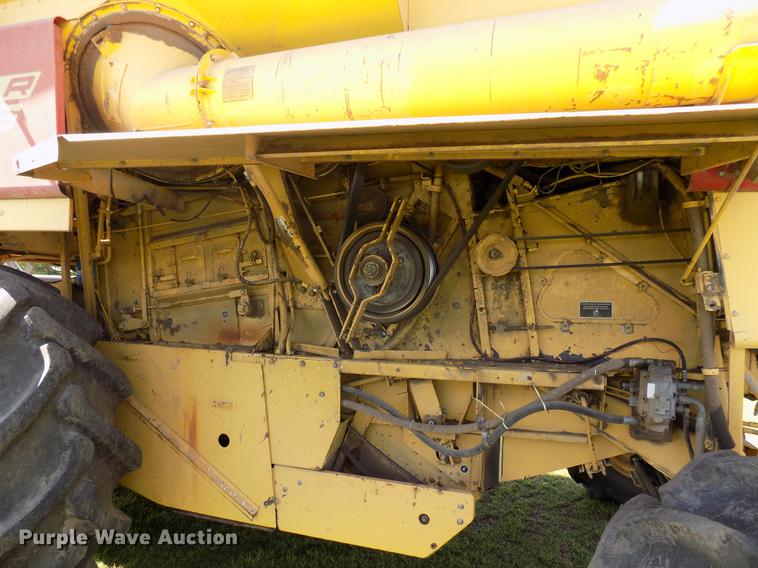image for item DB9653 1988 New Holland TR96 RWA combine