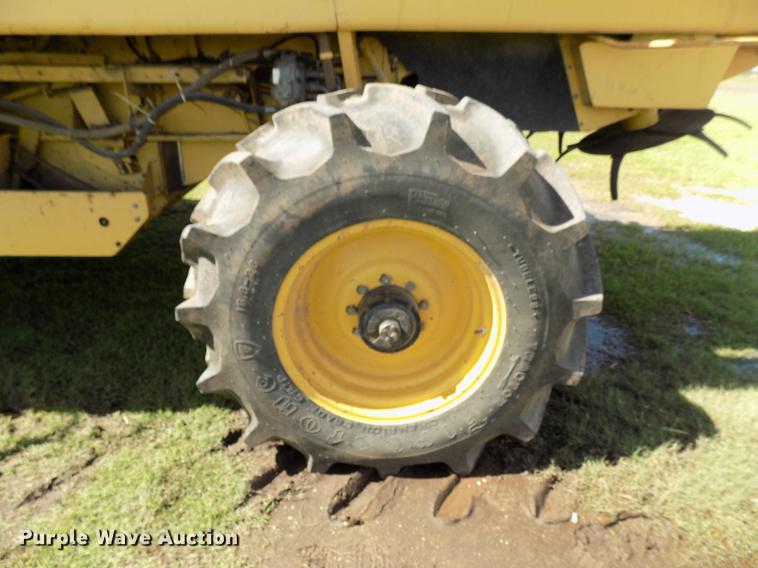 image for item DB9653 1988 New Holland TR96 RWA combine
