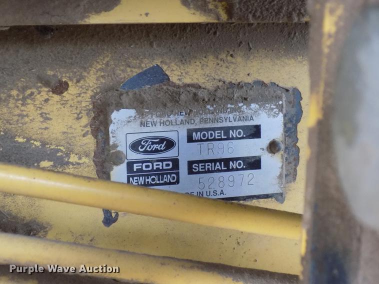 image for item DB9653 1988 New Holland TR96 RWA combine