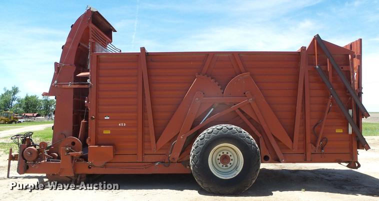 image for item DC5163 Hesston Stakhand 60B bale stacker