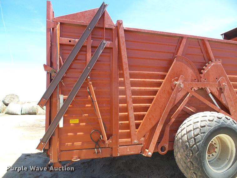 image for item DC5163 Hesston Stakhand 60B bale stacker