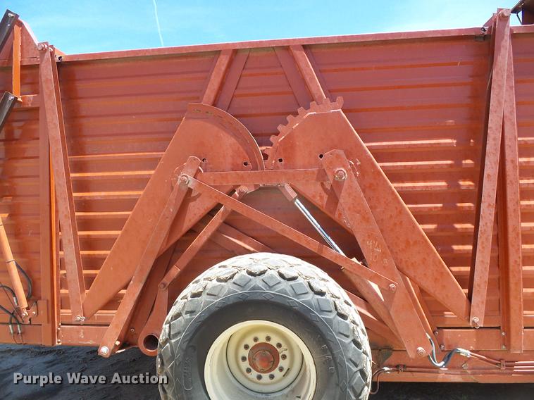 image for item DC5163 Hesston Stakhand 60B bale stacker