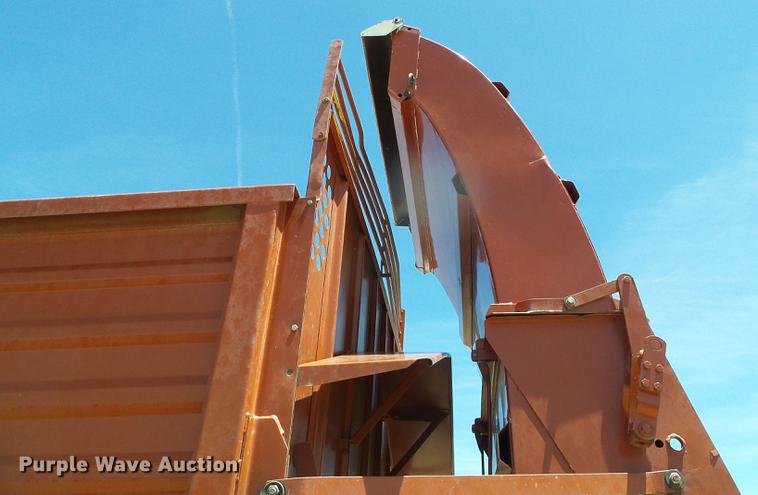 image for item DC5163 Hesston Stakhand 60B bale stacker