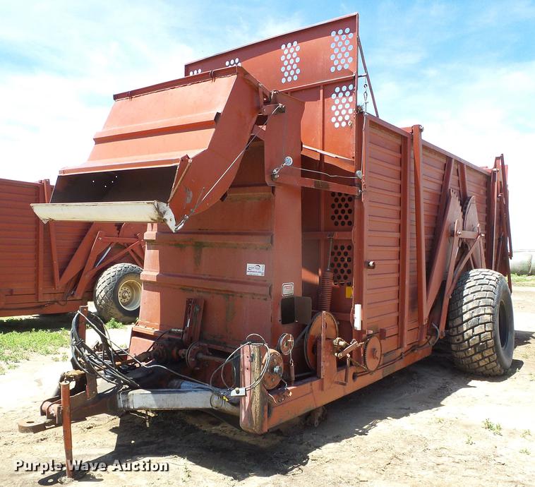 image for item DC5164 Hesston Stakhand 60B bale stacker