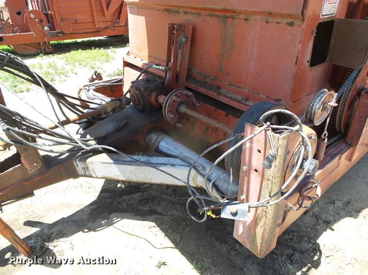 image for item DC5164 Hesston Stakhand 60B bale stacker