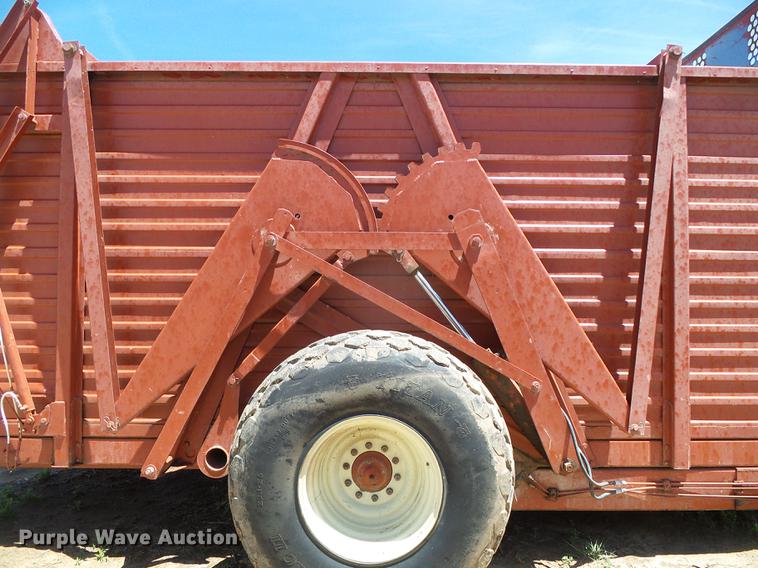 image for item DC5164 Hesston Stakhand 60B bale stacker