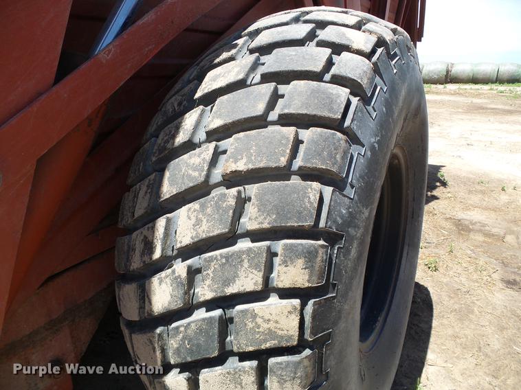 image for item DC5164 Hesston Stakhand 60B bale stacker